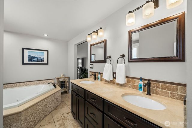 1601 Tacoma Point Drive E, Lake Tapps, WA 98391
