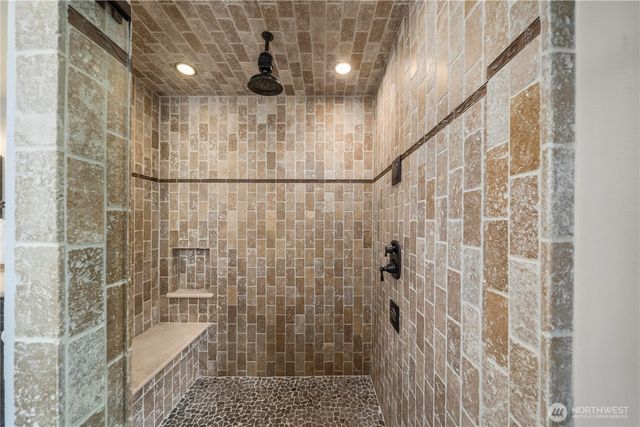 1601 Tacoma Point Drive E, Lake Tapps, WA 98391