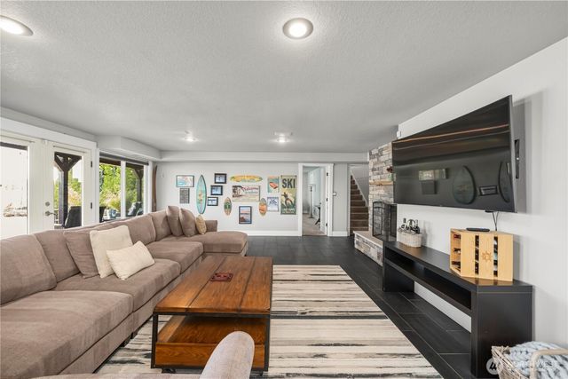 1601 Tacoma Point Drive E, Lake Tapps, WA 98391