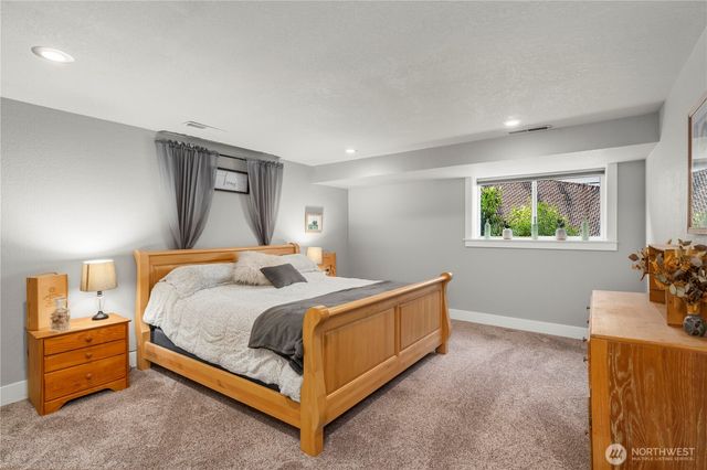 1601 Tacoma Point Drive E, Lake Tapps, WA 98391
