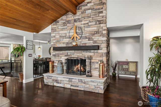 1601 Tacoma Point Drive E, Lake Tapps, WA 98391