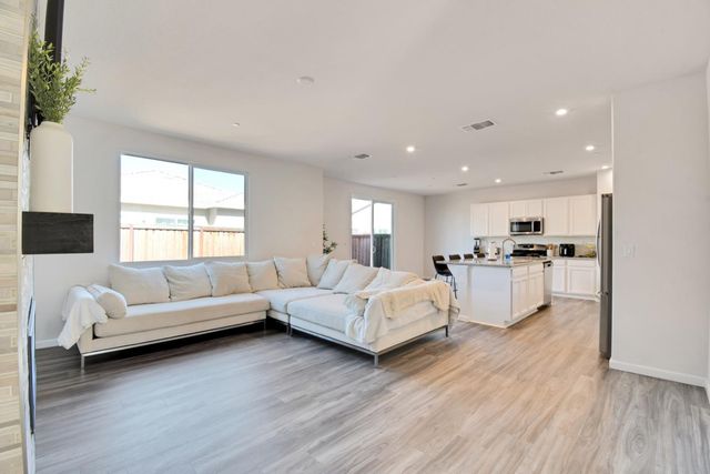 9597 Ogden Ranch Rd, Sacramento, CA 95829