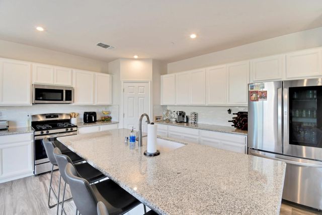 9597 Ogden Ranch Rd, Sacramento, CA 95829