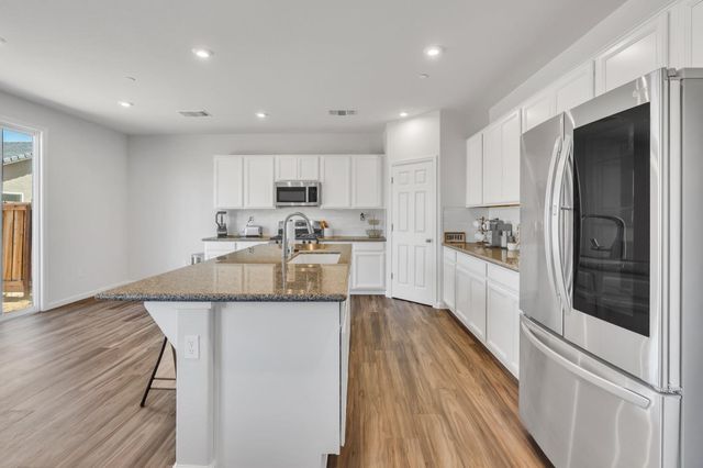 9597 Ogden Ranch Rd, Sacramento, CA 95829