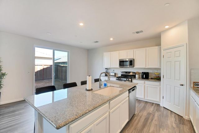 9597 Ogden Ranch Rd, Sacramento, CA 95829