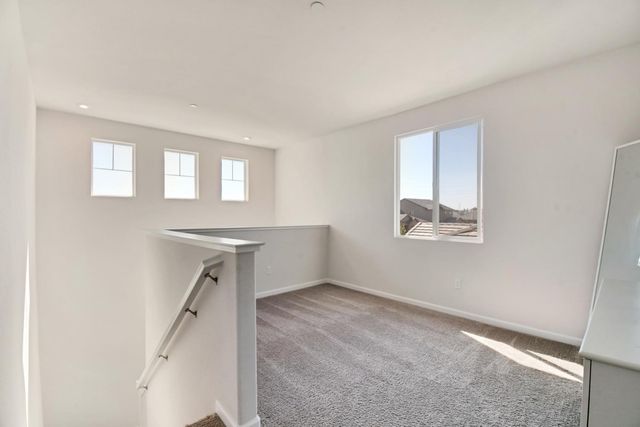 9597 Ogden Ranch Rd, Sacramento, CA 95829