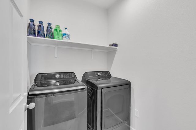 9597 Ogden Ranch Rd, Sacramento, CA 95829