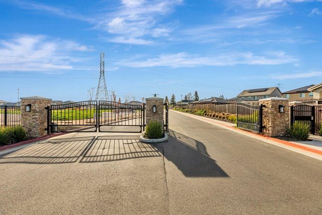 9597 Ogden Ranch Rd, Sacramento, CA 95829