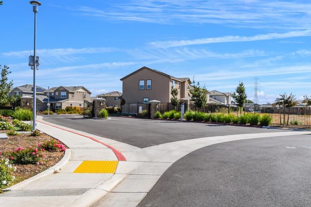 9597 Ogden Ranch Rd, Sacramento, CA 95829