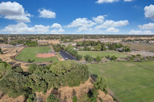 9597 Ogden Ranch Rd, Sacramento, CA 95829