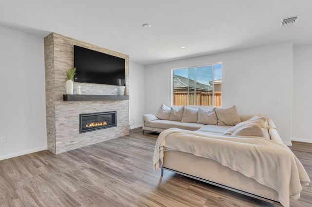 9597 Ogden Ranch Rd, Sacramento, CA 95829