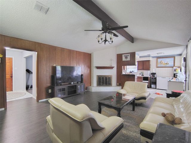 2227 Quail Valley East Drive, Missouri City, TX 77459