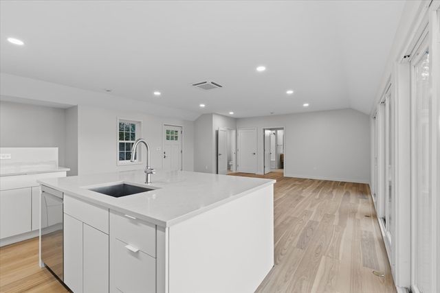 162 Main St, Barnstable, MA 02655