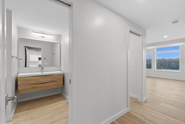 162 Main St, Barnstable, MA 02655