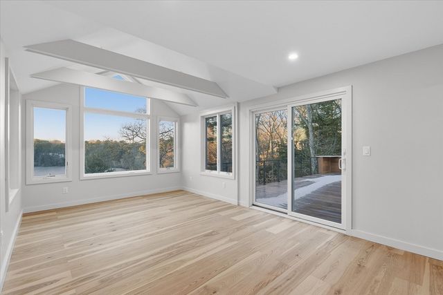 162 Main St, Barnstable, MA 02655