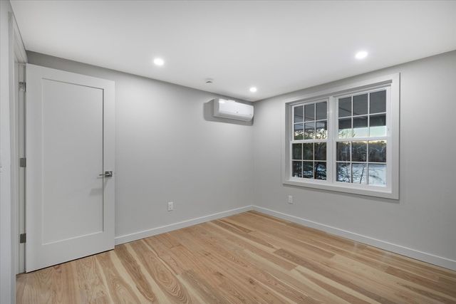 162 Main St, Barnstable, MA 02655