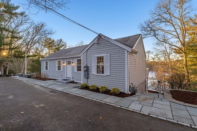 162 Main St, Barnstable, MA 02655