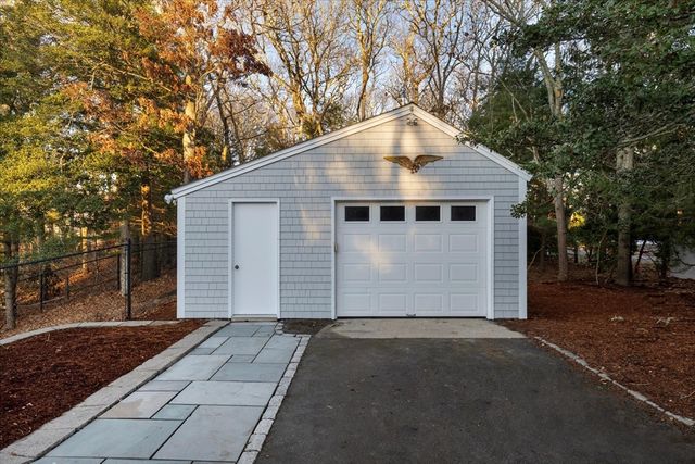 162 Main St, Barnstable, MA 02655