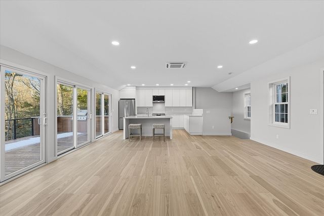 162 Main St, Barnstable, MA 02655