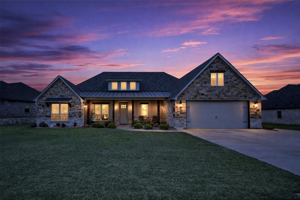 6324 Weatherby Road, Granbury, TX 76049