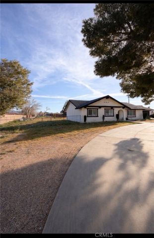 20585 Yucca Loma, Apple Valley, CA 92307