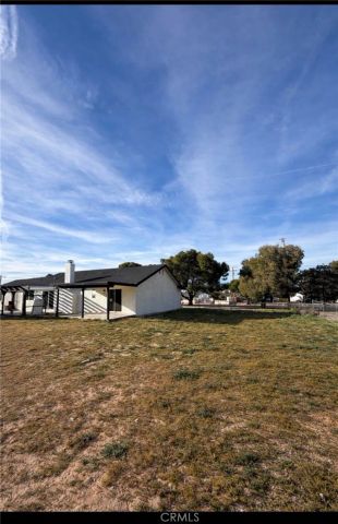 20585 Yucca Loma, Apple Valley, CA 92307
