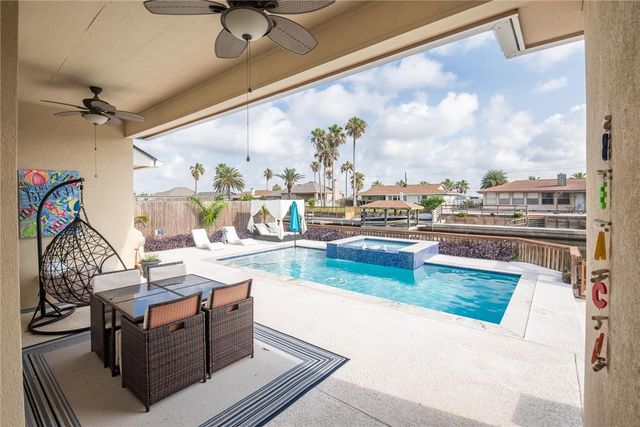 14122 ATASCADERA Ave, Corpus Christi, TX 78418