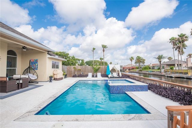 14122 ATASCADERA Ave, Corpus Christi, TX 78418