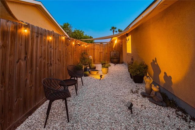 14122 ATASCADERA Ave, Corpus Christi, TX 78418