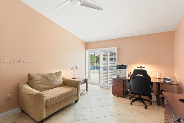 1090 NW 192nd Ave, Pembroke Pines, FL 33029