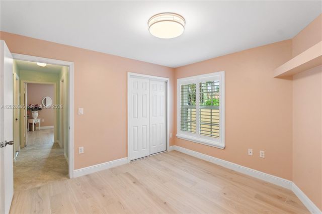 1090 NW 192nd Ave, Pembroke Pines, FL 33029