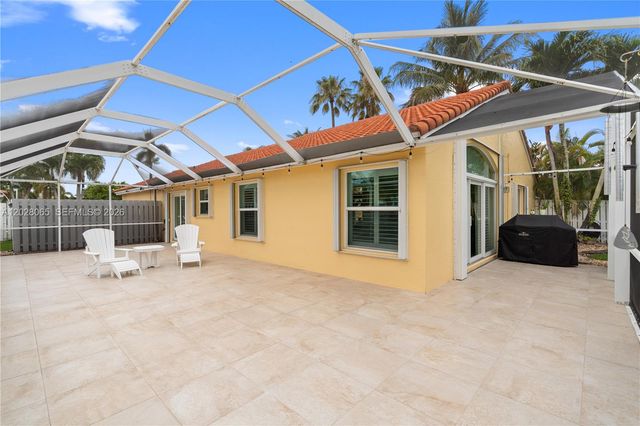1090 NW 192nd Ave, Pembroke Pines, FL 33029