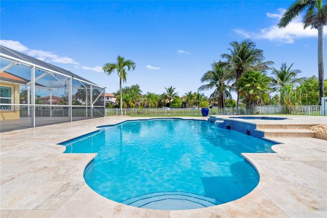 1090 NW 192nd Ave, Pembroke Pines, FL 33029
