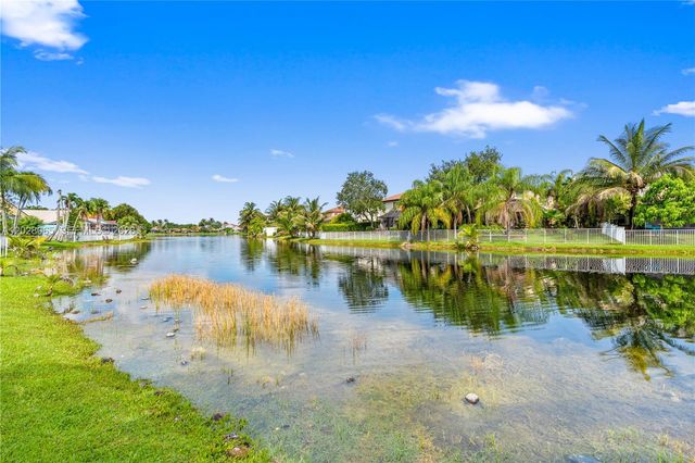 1090 NW 192nd Ave, Pembroke Pines, FL 33029