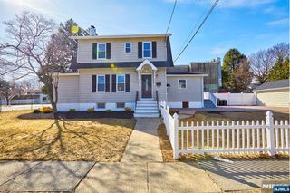 6 Levitt Avenue, Bergenfield, NJ 07621