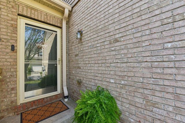 3855 Thorngate Drive, Mason, OH 45040