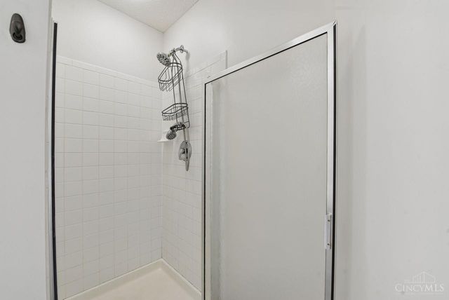 3855 Thorngate Drive, Mason, OH 45040