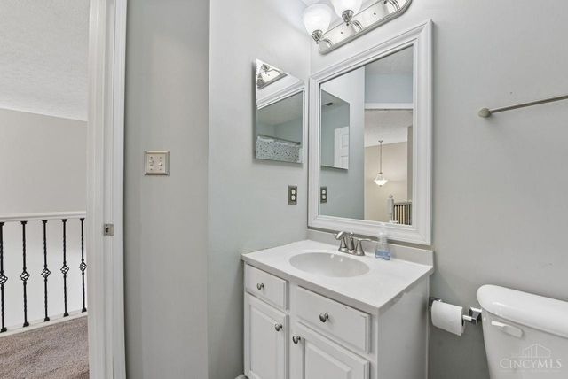 3855 Thorngate Drive, Mason, OH 45040