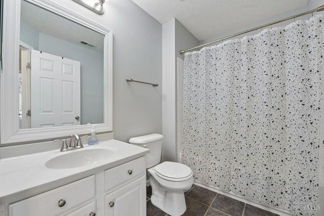 3855 Thorngate Drive, Mason, OH 45040