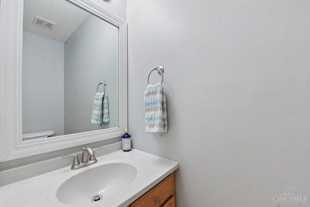 3855 Thorngate Drive, Mason, OH 45040