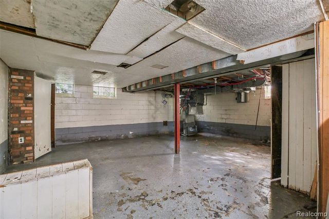 5935 Cadieux Road, Detroit, MI 48224