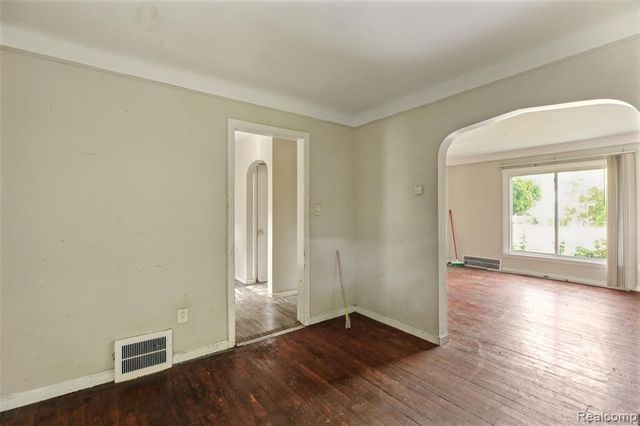 5935 Cadieux Road, Detroit, MI 48224