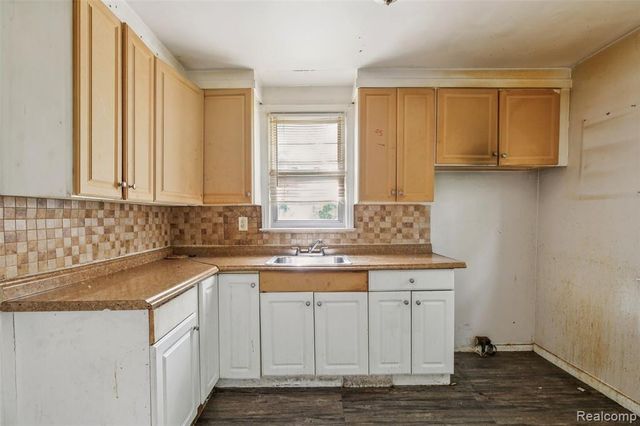 5935 Cadieux Road, Detroit, MI 48224