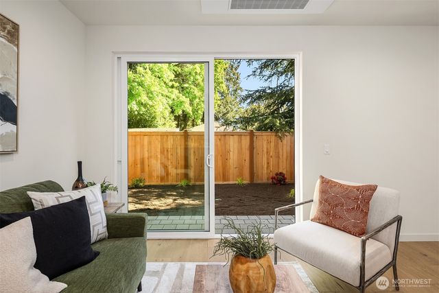 7064 Cleopatra Place NW, Seattle, WA 98117