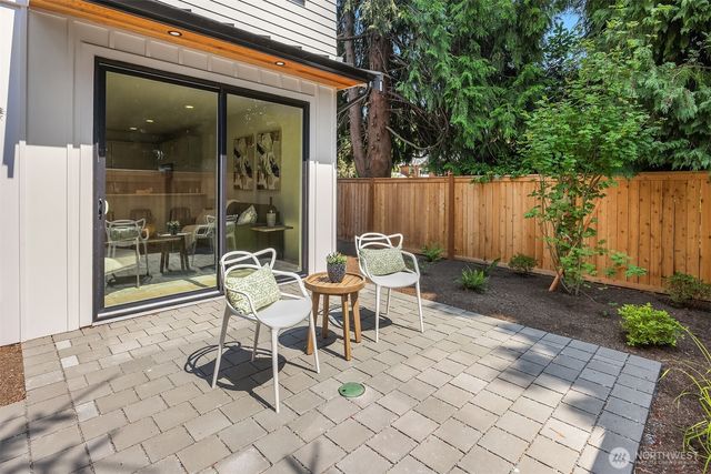 7064 Cleopatra Place NW, Seattle, WA 98117