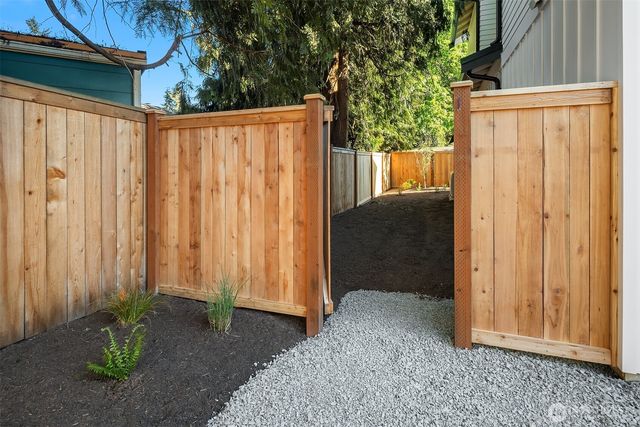 7064 Cleopatra Place NW, Seattle, WA 98117