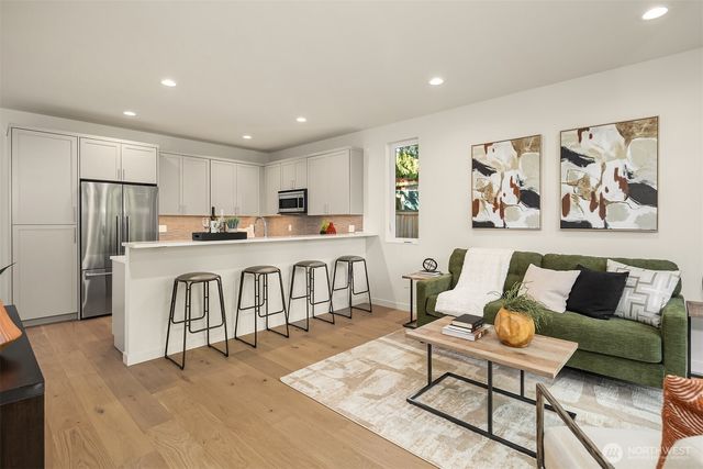 7064 Cleopatra Place NW, Seattle, WA 98117