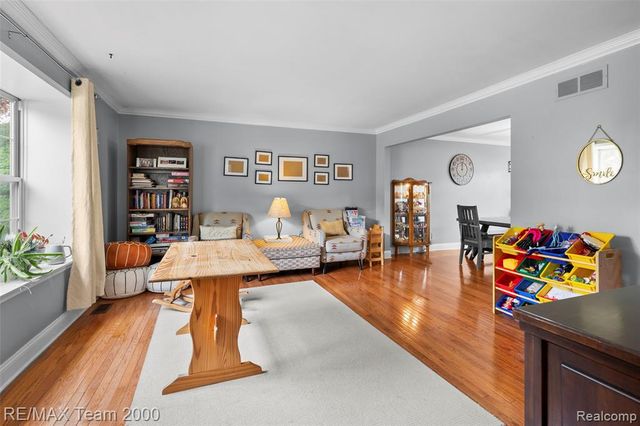 437 Light Tower Court, Belleville, MI 48111