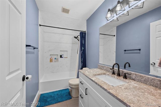 437 Light Tower Court, Belleville, MI 48111