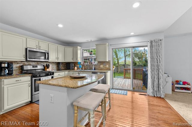 437 Light Tower Court, Belleville, MI 48111